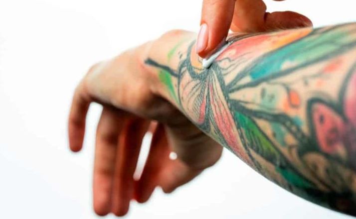 cuáles son las mejores cremas hidratantes para tatuajes