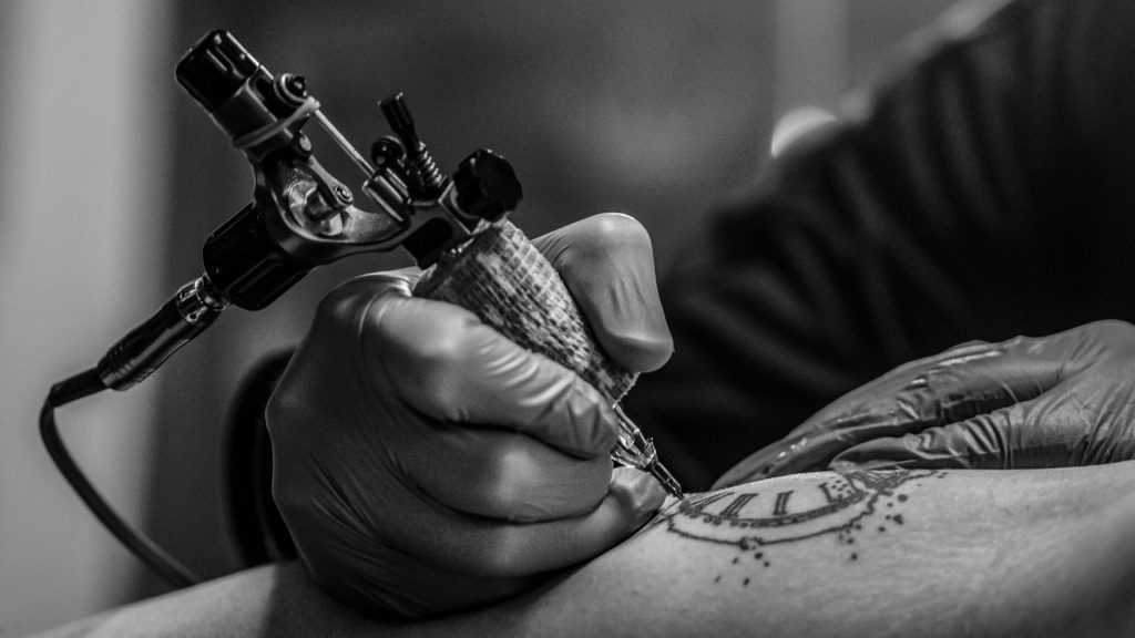 Aguja para delinear tatuajes