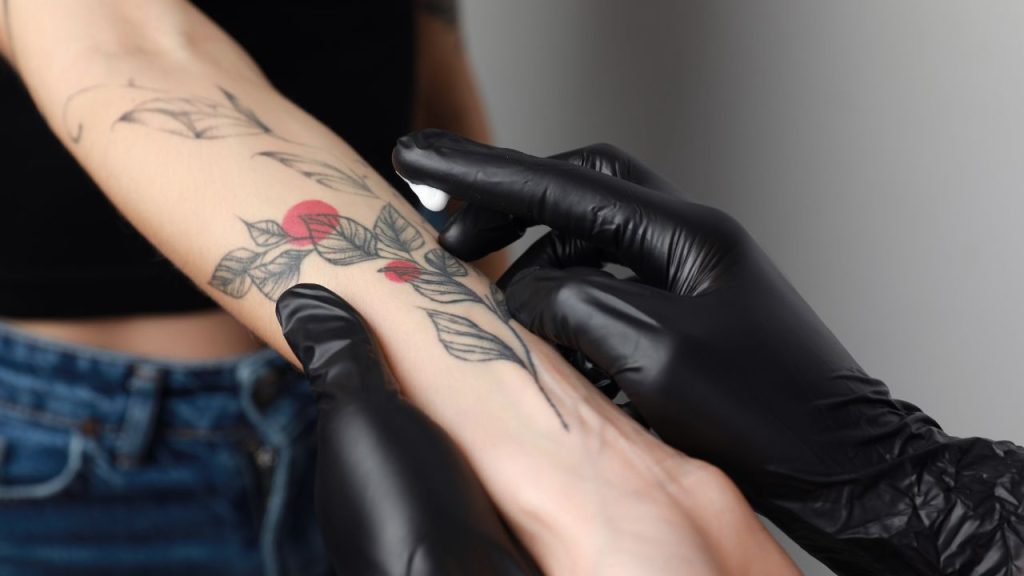 Crema para tatuaje recién hecho